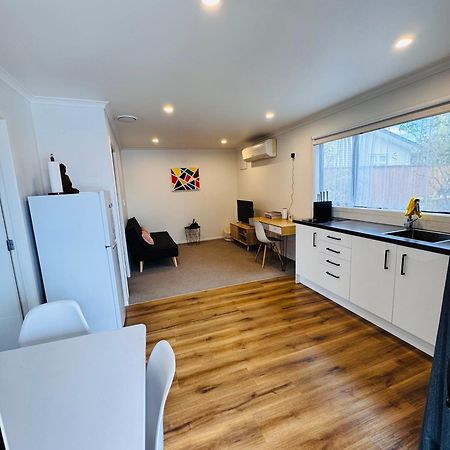 Modern 1 Bedroom Guest House Upper Hutt Kültér fotó